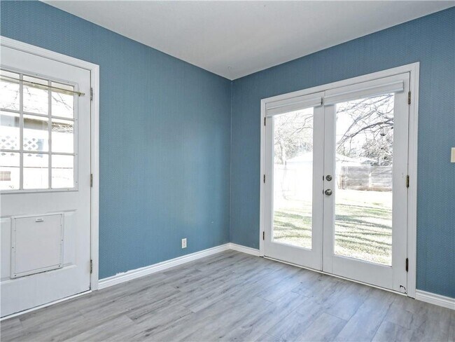 Building Photo - 5409 Grover Ave