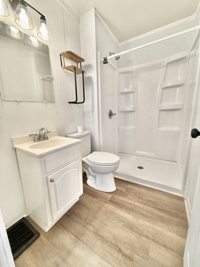 Building Photo - 408 Cox Dr