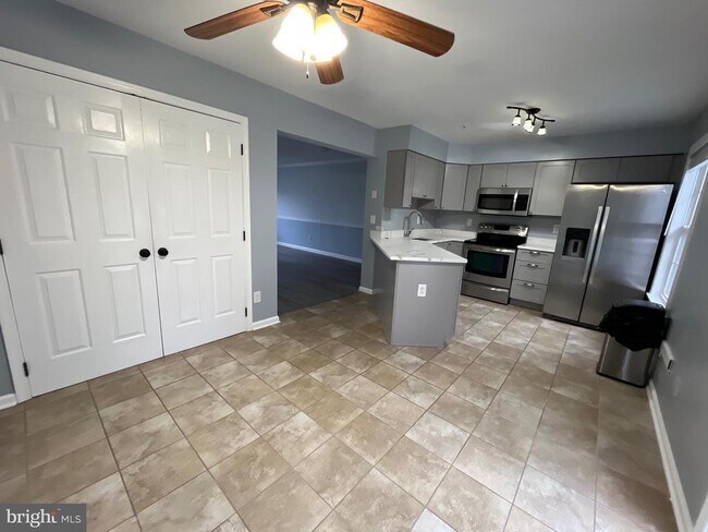 Building Photo - 2212 Historic Dr