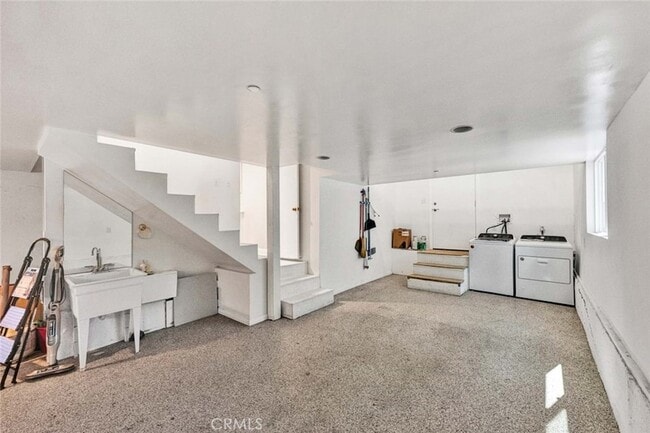 Building Photo - 3921 Calle Real