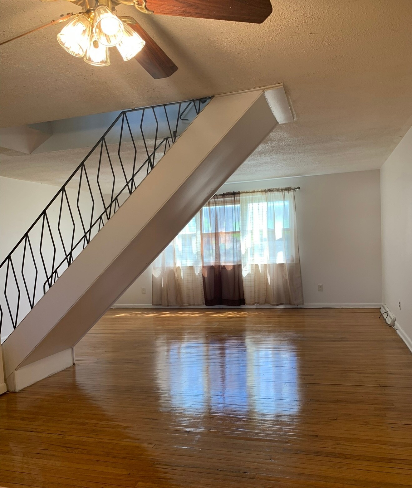 Building Photo - 62 Oakmont Dr