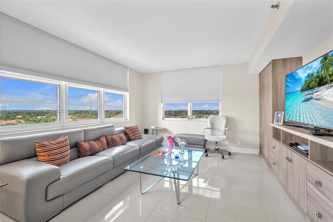 Building Photo - 3507 Oaks Way