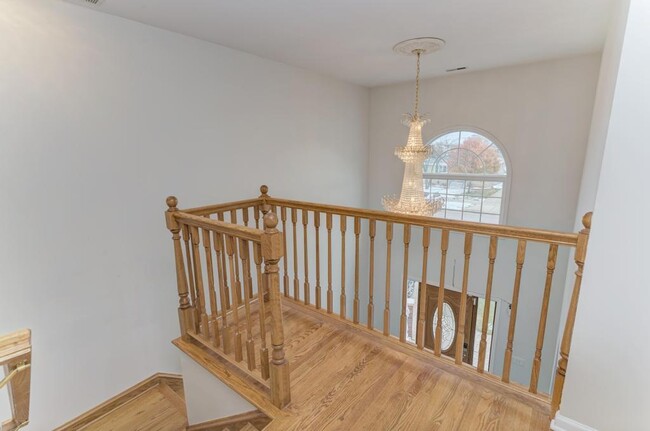 Building Photo - 4544 N Oriole Ave