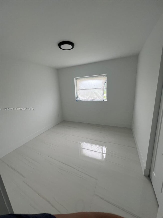 Building Photo - 14830 Harding Ln