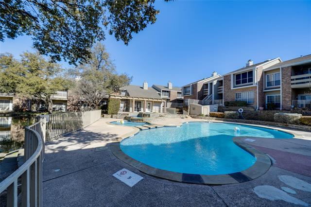 Building Photo - 3550 Country Square Dr