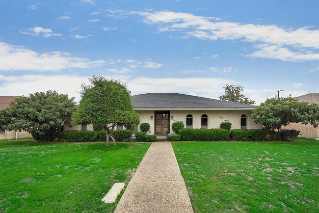 Primary Photo - 5806 Everglade Rd