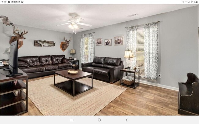 Building Photo - Family House Rental