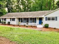 Building Photo - 204 Cold Creek Dr