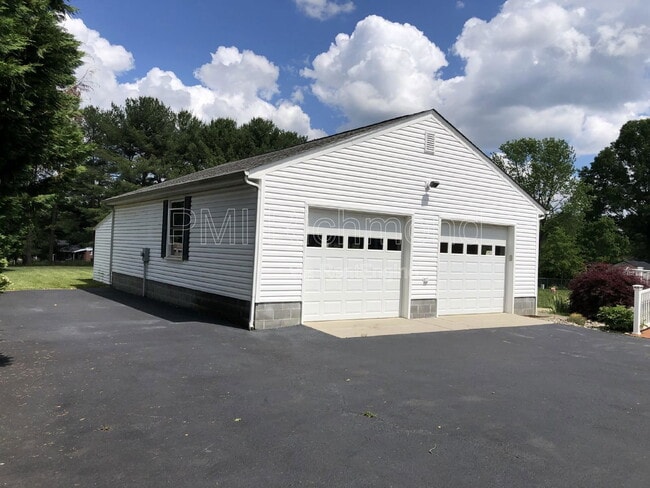 Building Photo - 11407 Creery Rd