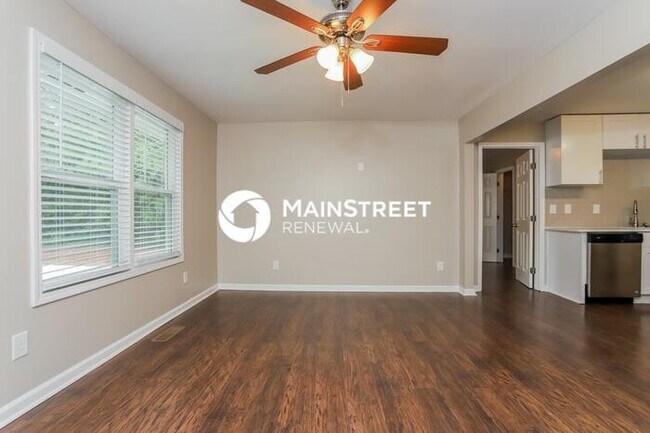 Building Photo - 4 Bedroom Pet-Friendly Home in WOODSTOCK, ...
