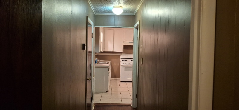 Building Photo - 4701 Lynch Dr