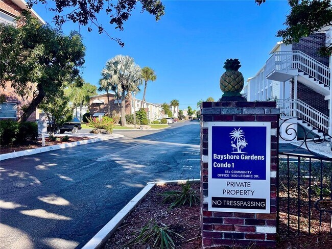 Building Photo - 1625 Leisure Dr