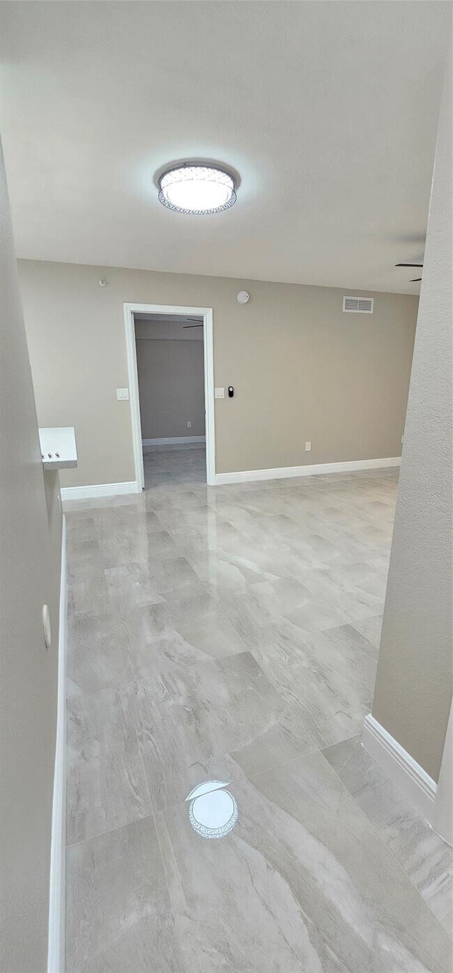 Building Photo - 6768 Heritage Grande