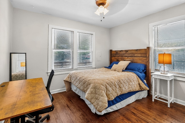 Building Photo - 731 20th St NW