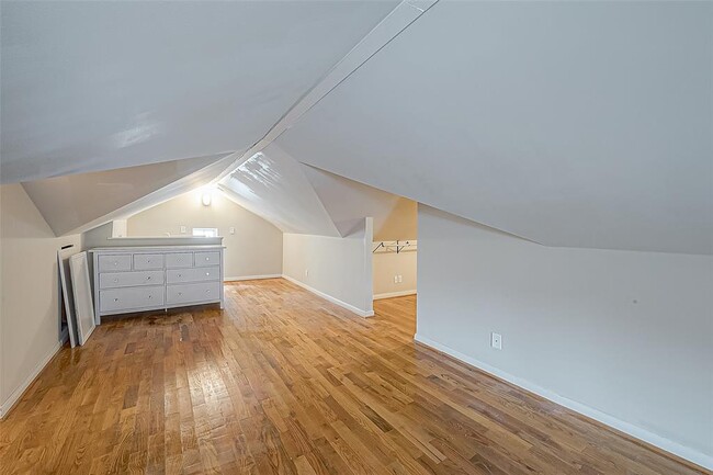 Building Photo - 707 Peden St