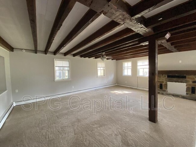 Building Photo - 130 S Main St