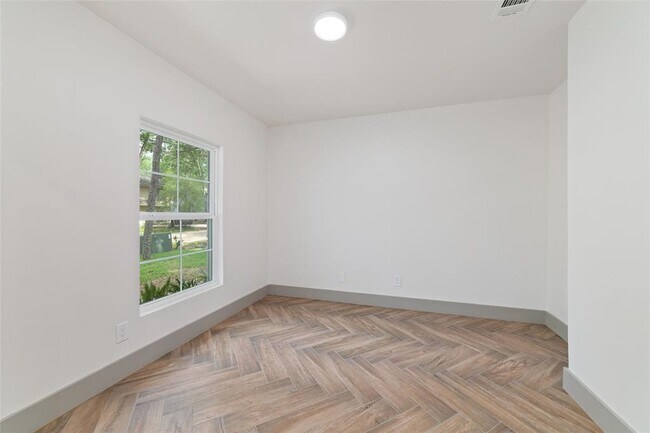 Building Photo - 11931 S Red Cedar Cir