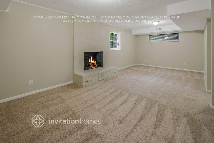 Building Photo - 12220 Plover Dr