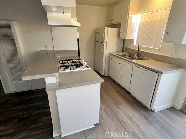 Building Photo - 504 S Ola Vista