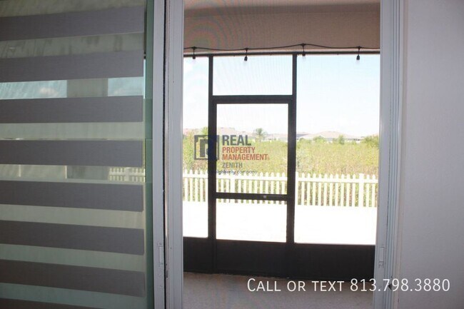 Building Photo - 33163 Sand Creek Dr