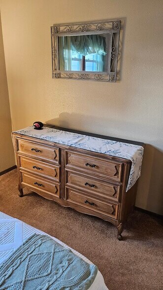 Building Photo - 1906 Refset Dr