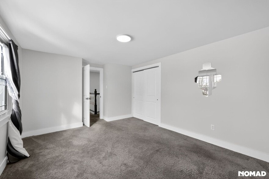 Building Photo - 10 Evergreen Ct