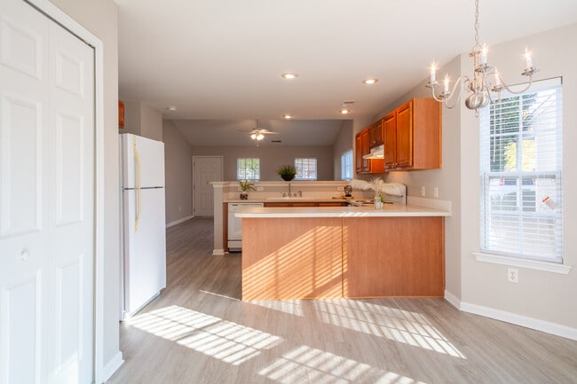 Building Photo - 192 Sonata Cir