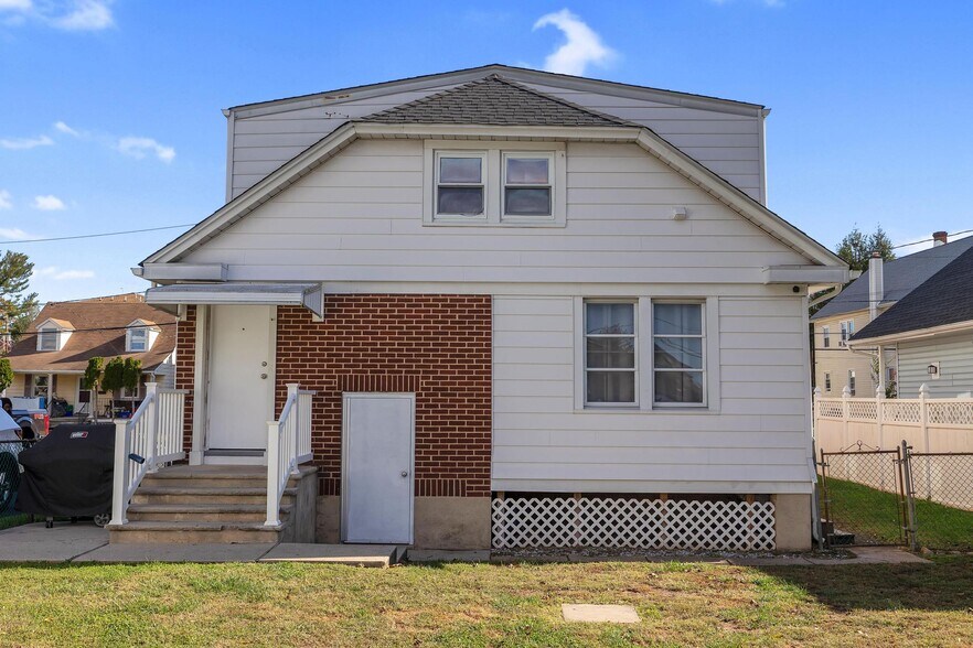 Building Photo - 148 S 4th Ave