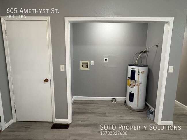 Building Photo - 605 Amethyst St