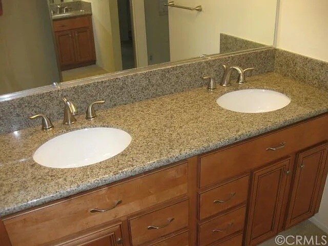 Building Photo - 69 Wildwood