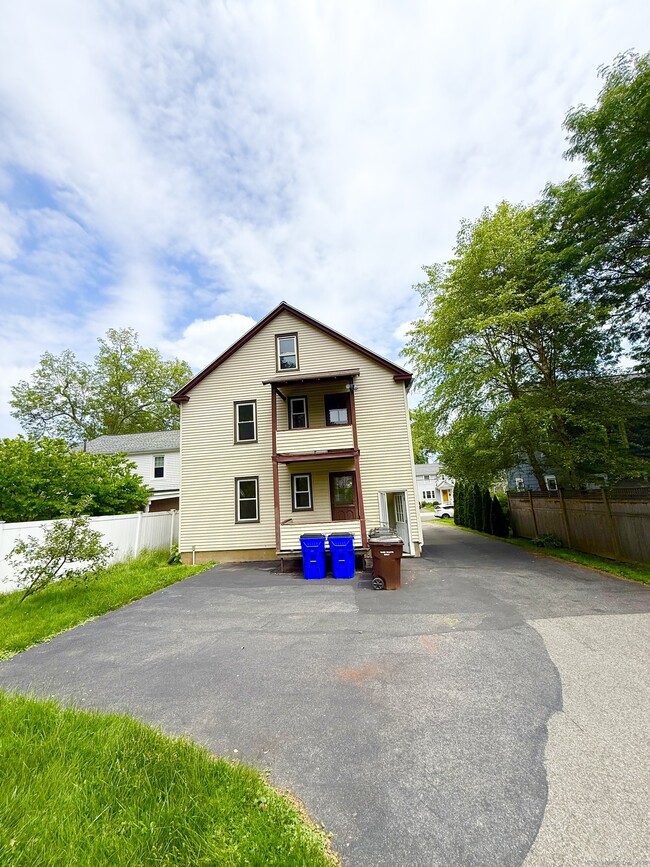 Building Photo - 47 Argyle Ave