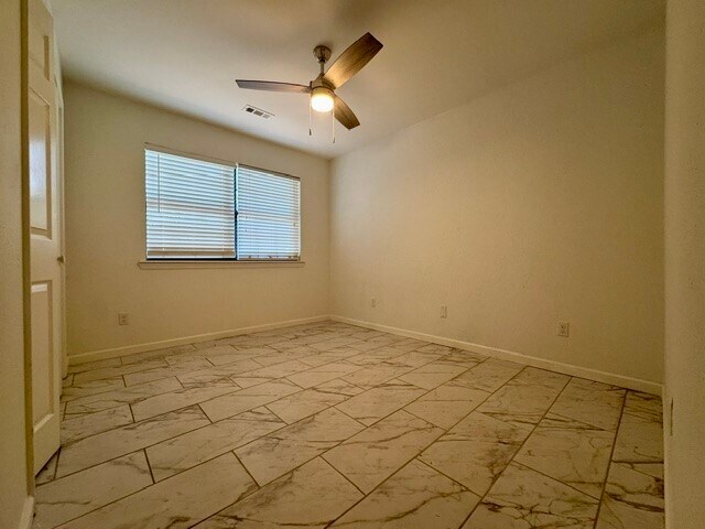 Building Photo - 207 Jonathan Dr