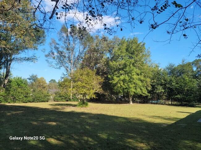 Building Photo - 667 Roebling Rd