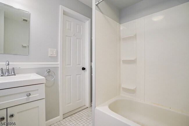 Building Photo - 42 N 21st St