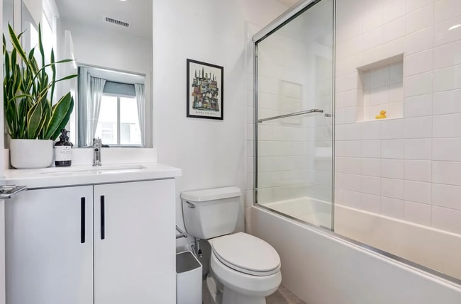 Building Photo - 2907 W Exposition Pl