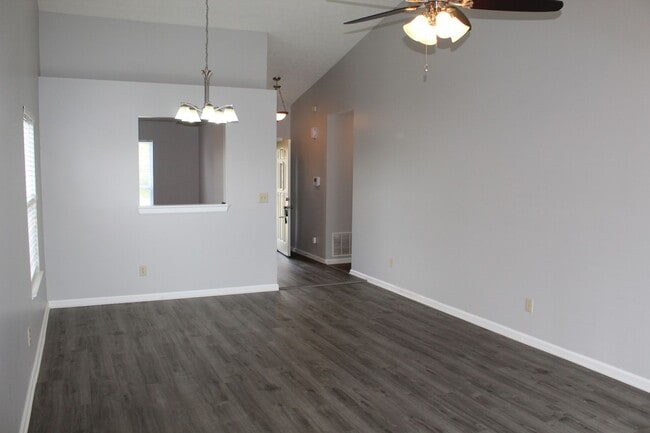 Building Photo - Immaculate 3 Bedroom Ranch in Avon!