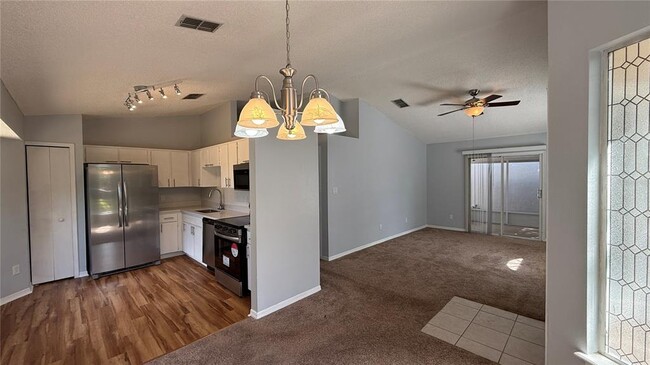 Building Photo - 310 Sunvista Ct