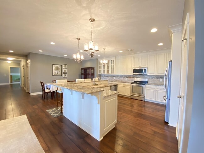 Building Photo - 6387 Paint Dr