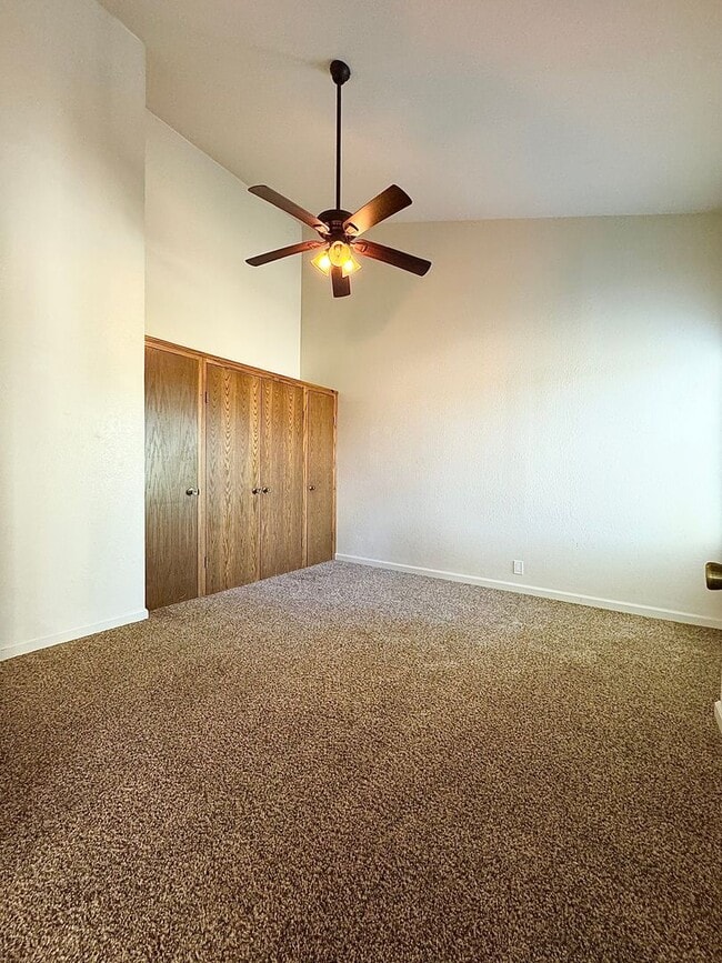 Building Photo - Beautifully Upstairs Condo at Ridgecrest Condominiums!! HOA Pool/Jacuzzi