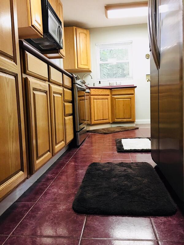 Building Photo - 5624 Lake St