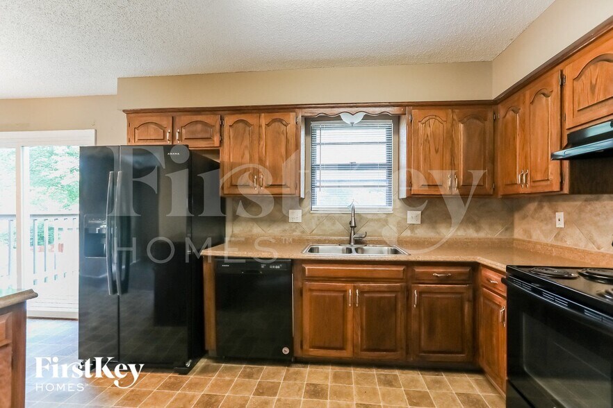 Building Photo - 2921 SW Moore St