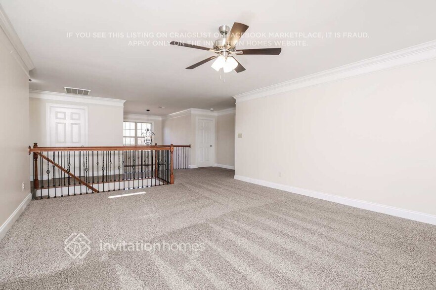 Building Photo - 15 Sun Tree Ln