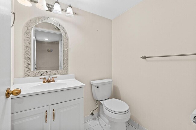 Building Photo - 600 Scotia Dr