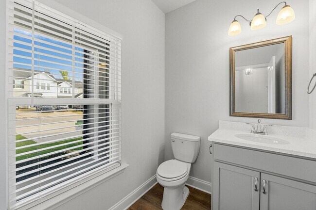 Building Photo - 1212 Vail Dr