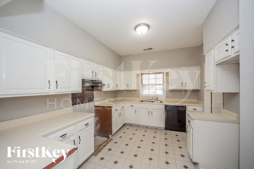 Building Photo - 7115 Falls Hollow Cove