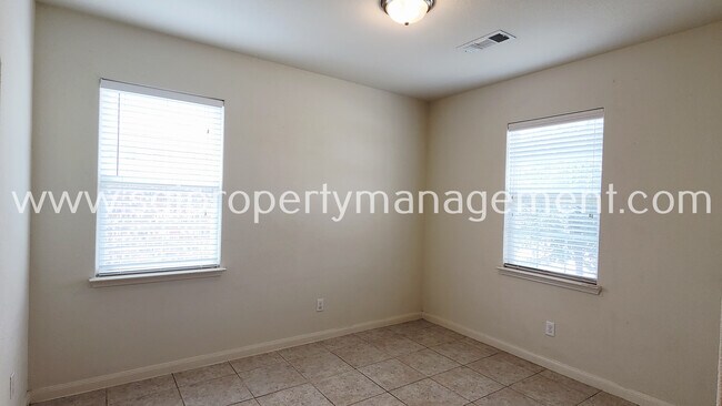 Building Photo - 333 Cedar Crk Dr