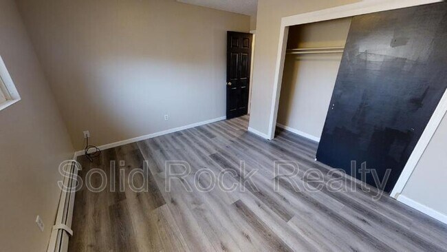 Building Photo - 357 Gahart Dr