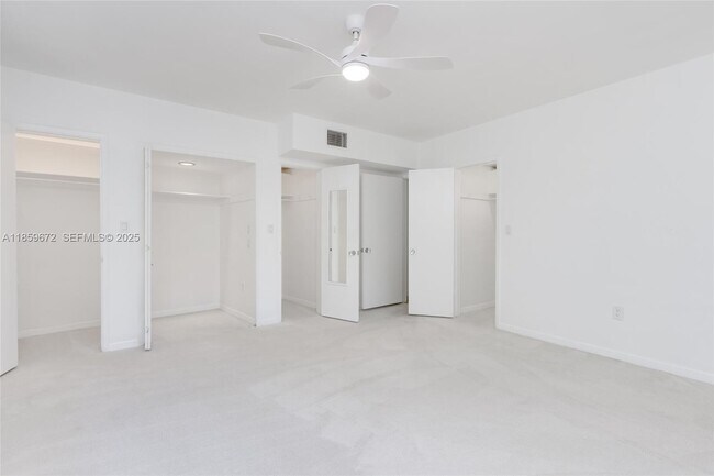 Building Photo - 60 Park Dr