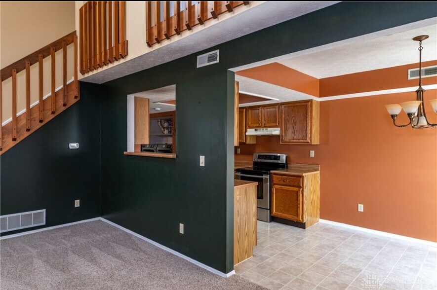 Building Photo - 2344 Fieldstone Cir