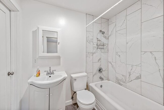 Building Photo - Charming Downtown 1-Bedroom in Historic Victorian Building